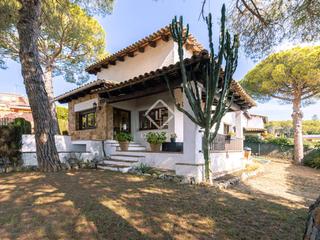Xalet a Vilassar de Dalt. Encantadora vivienda unifamiliar con licencia turística y vistas