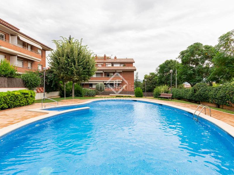 Foto 2ba71f6e-ce83-43a0-bd37-a062ff4af5a9. Piso  en excelentes condiciones de 3 dormitorios en venta en sant cugat, barcelona en Sant Cugat del Vallès