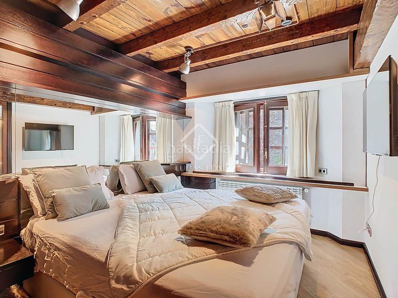 Foto 429c747c-4959-400e-89d8-5a860b5a784c. Piso  dúplex de estilo rústico, reformado integralmente, con 4 dormitorios en venta en ordino, andorra en Madrid