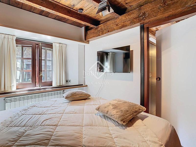 Foto 4a58e2fd-5087-4bd3-ad80-772f841a77ed. Piso  dúplex de estilo rústico, reformado integralmente, con 4 dormitorios en venta en ordino, andorra en Madrid