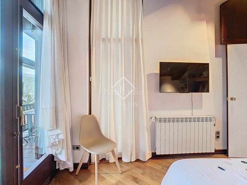 Foto 615604eb-b38e-456c-a5df-61f4aaa414dd. Piso  dúplex de estilo rústico, reformado integralmente, con 4 dormitorios en venta en ordino, andorra en Madrid