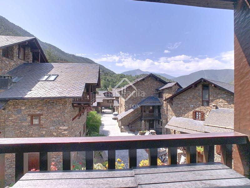 Foto 6232f3ce-ff88-40d4-8769-1797bd957933. Piso  dúplex de estilo rústico, reformado integralmente, con 4 dormitorios en venta en ordino, andorra en Madrid
