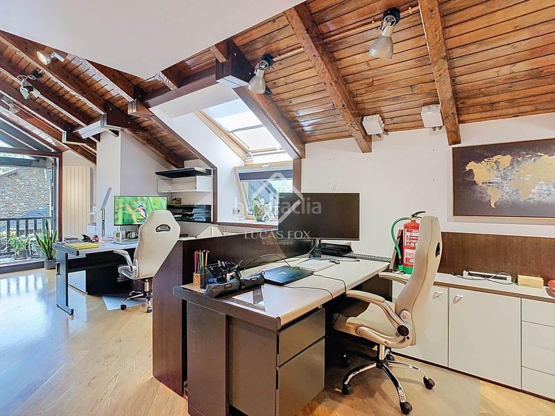 Foto 96565ab2-36c5-4cb4-b333-0350e482b44a. Piso  dúplex de estilo rústico, reformado integralmente, con 4 dormitorios en venta en ordino, andorra en Madrid