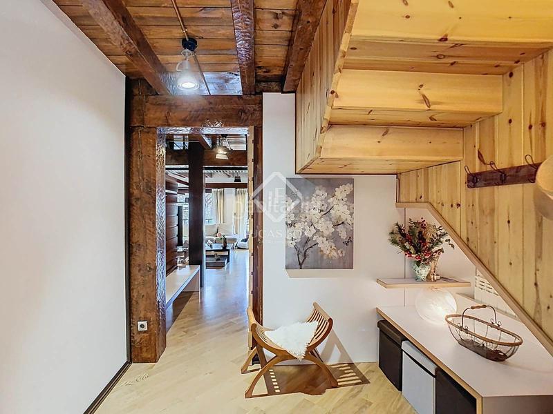 Foto 9b56ddcc-1e2b-407a-a1c6-8e22fb0b0dd2. Piso  dúplex de estilo rústico, reformado integralmente, con 4 dormitorios en venta en ordino, andorra en Madrid