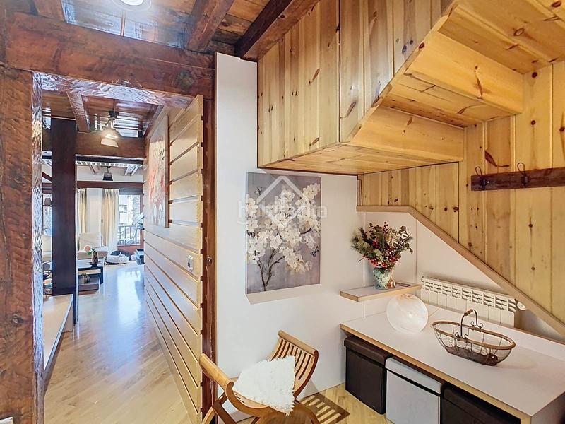 Foto a4bf7b39-5b49-44d6-8d69-80e815acf039. Piso  dúplex de estilo rústico, reformado integralmente, con 4 dormitorios en venta en ordino, andorra en Madrid