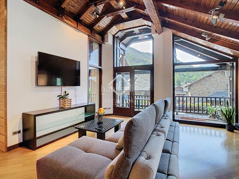Foto c9a31662-83a1-4d4e-a7c3-d86169893fd4. Piso  dúplex de estilo rústico, reformado integralmente, con 4 dormitorios en venta en ordino, andorra en Madrid