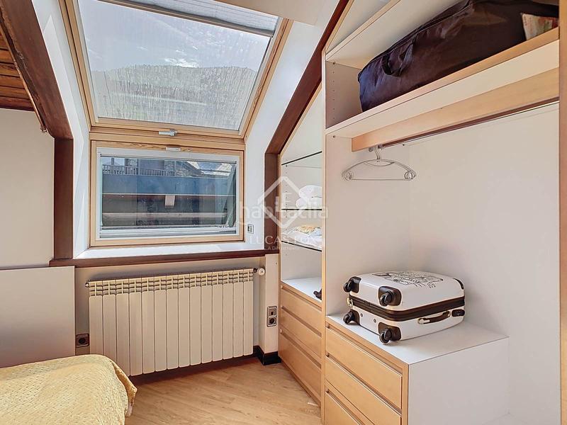 Foto e7115cfe-ffc3-4c52-92e6-c29ebd3ac048. Piso  dúplex de estilo rústico, reformado integralmente, con 4 dormitorios en venta en ordino, andorra en Madrid