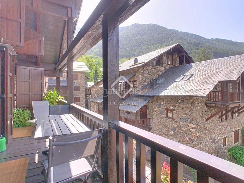Foto f2777961-f6e5-4f10-ad18-7c34c347c9bc. Piso  dúplex de estilo rústico, reformado integralmente, con 4 dormitorios en venta en ordino, andorra en Madrid