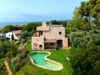 Chalet à Urbanitzacions. Exclusiva villa mediterránea con vistas al mar en venta en sant