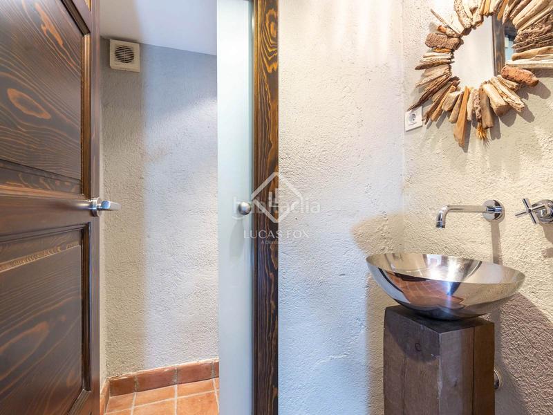 Foto 303767e7-4d86-4966-9d71-9cab5d519213. Chalet antigua casa de pueblo en excelentes condiciones con 2 dormitorios en venta centro, barcelona en Sant Just Desvern