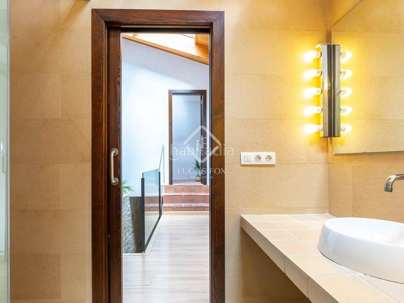 Foto 41a25503-e629-4d1d-b0cc-41cabdefab5e. Chalet antigua casa de pueblo en excelentes condiciones con 2 dormitorios en venta centro, barcelona en Sant Just Desvern