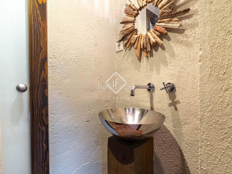 Foto 45b8c820-56bf-4eb5-98c7-9ec93e67ff1a. Chalet antigua casa de pueblo en excelentes condiciones con 2 dormitorios en venta centro, barcelona en Sant Just Desvern