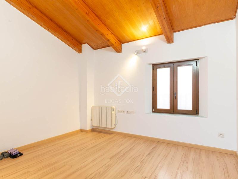 Foto 9a43f282-6bf5-4b1b-9ef3-2ee08e0574f6. Chalet antigua casa de pueblo en excelentes condiciones con 2 dormitorios en venta centro, barcelona en Sant Just Desvern