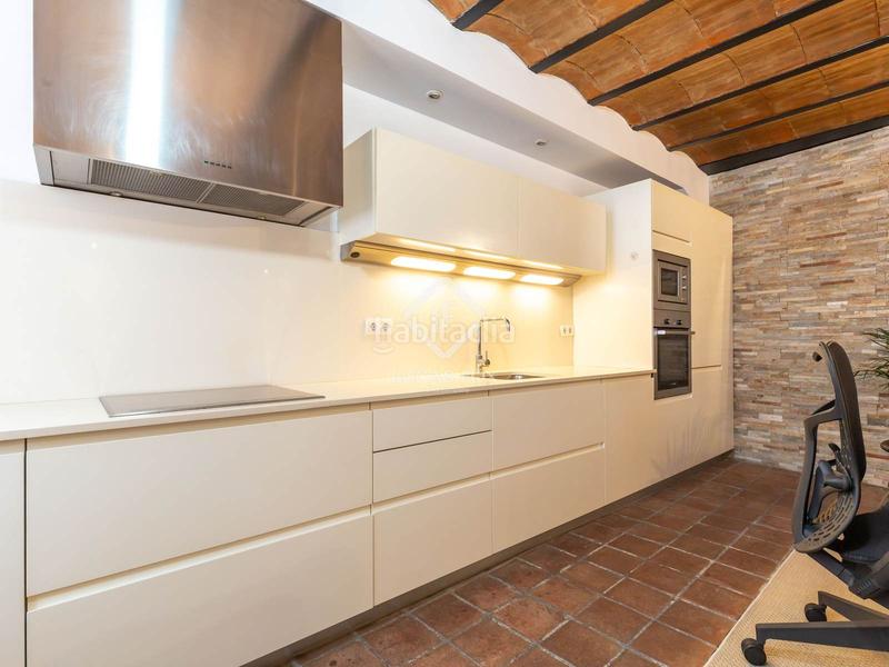 Foto b36fe1d9-ec7a-4c7e-b039-e72a3cacd66c. Chalet antigua casa de pueblo en excelentes condiciones con 2 dormitorios en venta centro, barcelona en Sant Just Desvern