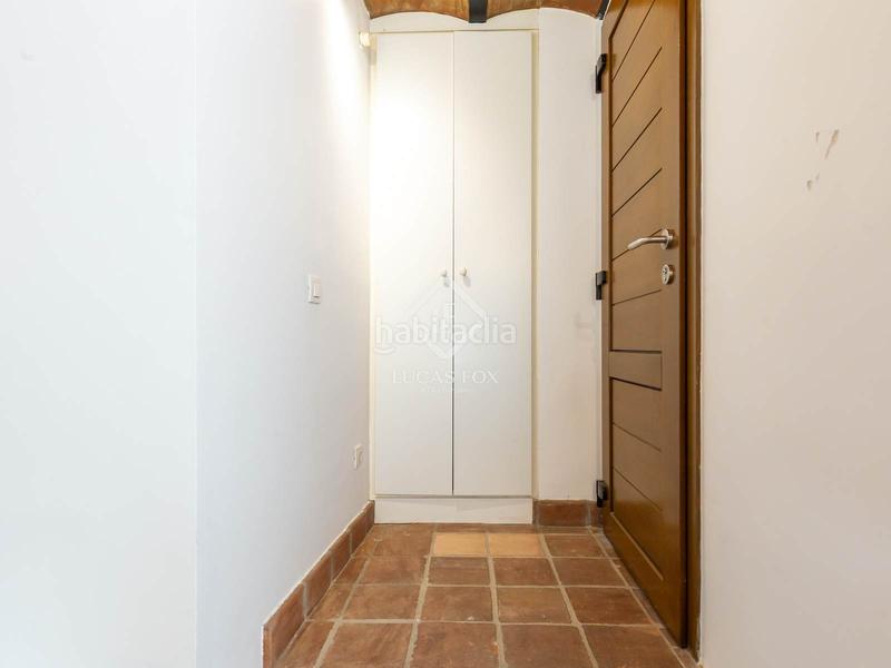 Foto f1cc428f-033c-45fd-bf4f-590c39efd69d. Chalet antigua casa de pueblo en excelentes condiciones con 2 dormitorios en venta centro, barcelona en Sant Just Desvern