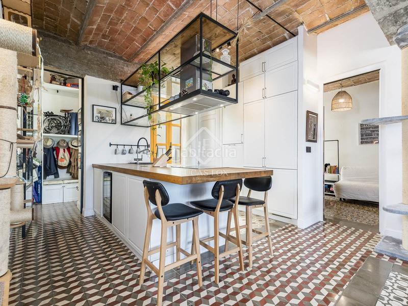 Foto 032435be-1a03-43f6-ad67-1ae033158675. Piso exclusiva vivienda con elementos originales en venta en el eixample derecho . en Barcelona