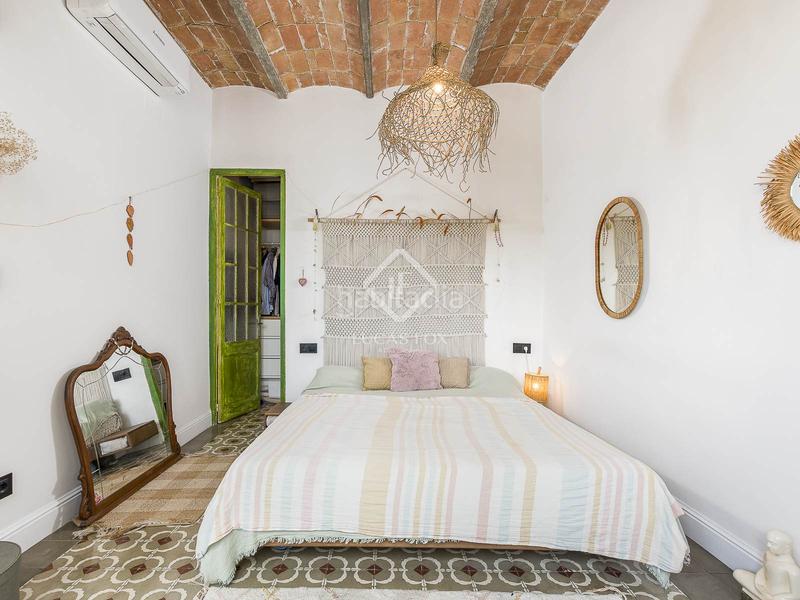 Foto 15cb16ec-2e83-4b6c-9989-27a20b91f474. Piso exclusiva vivienda con elementos originales en venta en el eixample derecho . en Barcelona