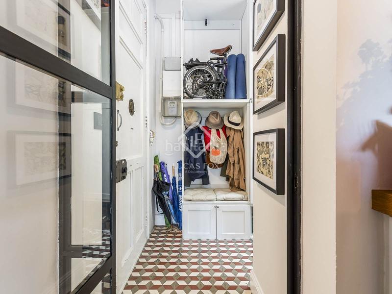 Foto 3a680078-b670-47c6-bcee-00483988e5dc. Piso exclusiva vivienda con elementos originales en venta en el eixample derecho . en Barcelona