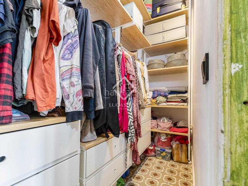 Foto 74ac2e0c-d072-4308-bcd1-357bf082a5ae. Piso exclusiva vivienda con elementos originales en venta en el eixample derecho . en Barcelona