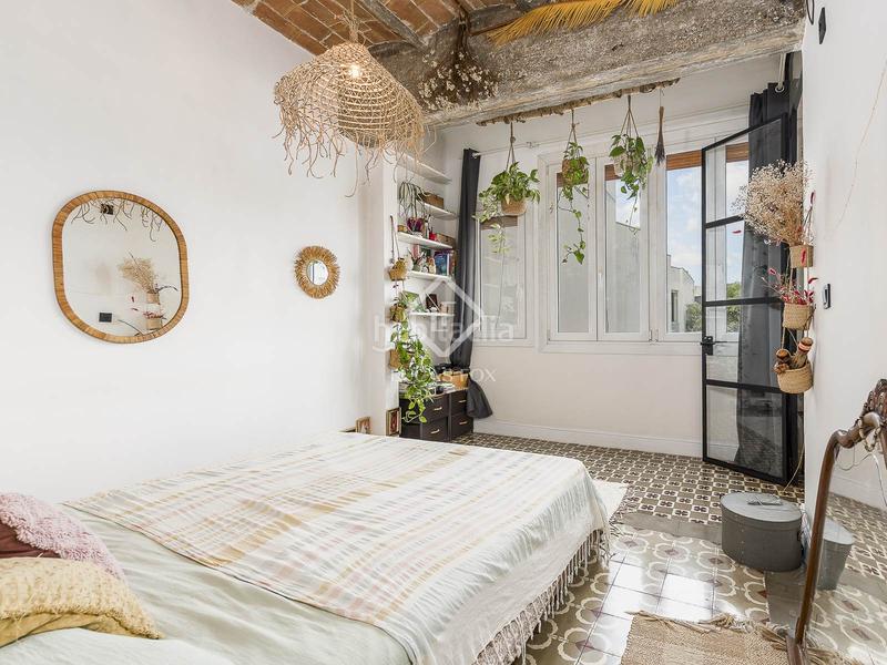 Foto 9362a8d8-f457-4f9a-8c3f-b134c86f338a. Piso exclusiva vivienda con elementos originales en venta en el eixample derecho . en Barcelona