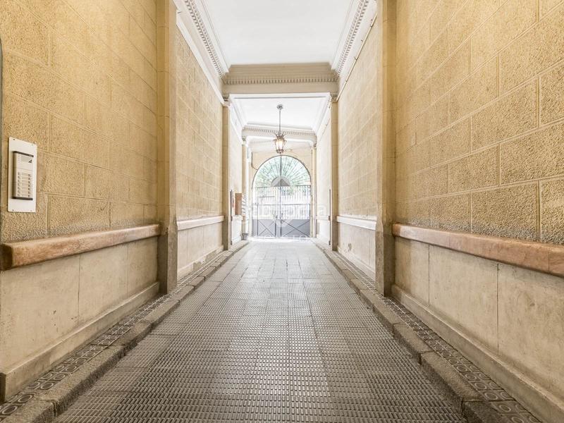 Foto bb3fee59-fa67-47be-8696-d2c741440283. Piso exclusiva vivienda con elementos originales en venta en el eixample derecho . en Barcelona