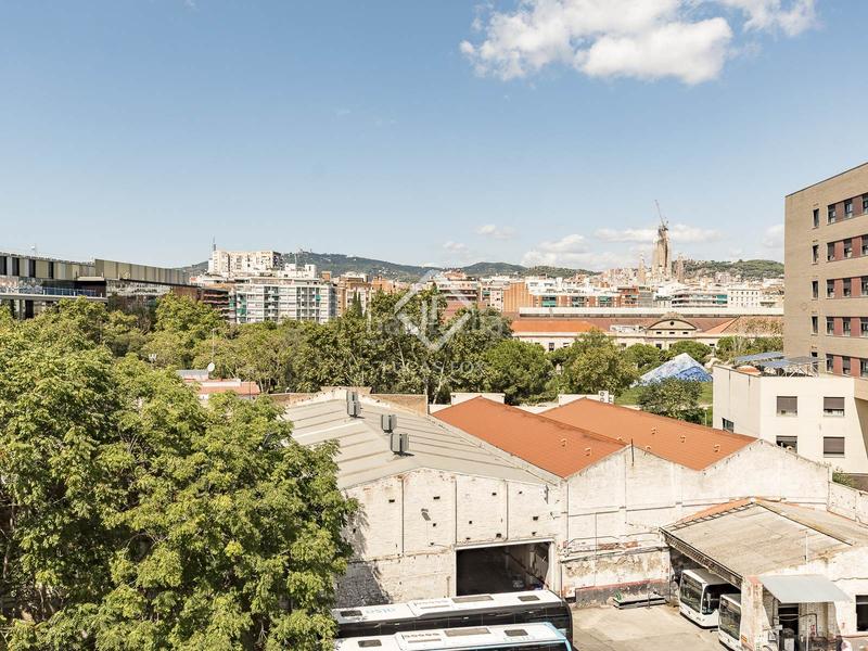 Foto ee3d084f-5dd5-4704-8b98-1af8535213bd. Piso exclusiva vivienda con elementos originales en venta en el eixample derecho . en Barcelona