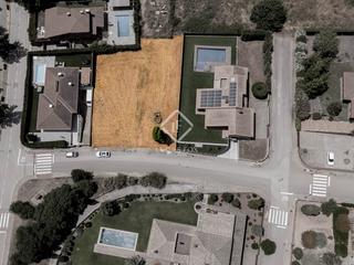 Finca rústica a Llambilles. Parcela edificable en un entorno natural y bien conectado en ven