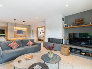 Xalet a Valldoreix. Exclusiva residencia unifamiliar de 5 dormitorios con piscina en