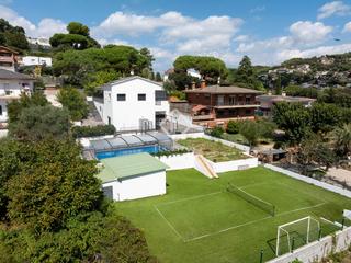 Affitto Chalet in Vallromanes. Villa en excelentes condiciones de 4 dormitorios en alquiler en