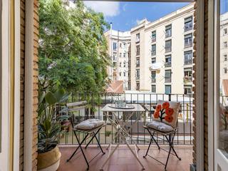 Etagenwohnung in Concòrdia. Piso de 3 dormitorios en venta en poble sec, barcelona