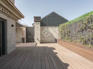 Àtic a L´Antiga Esquerra de l´Eixample. Ático dúplex con gran terraza, dos plazas de aparcamiento y tras