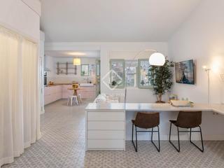 Chalet à Centre. Cozy 2 bedroom apartment with pool for sale in figueres.