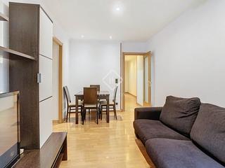 Affitto Appartamento in Centro. Piso en excelentes condiciones de 3 dormitorios en alquiler en e