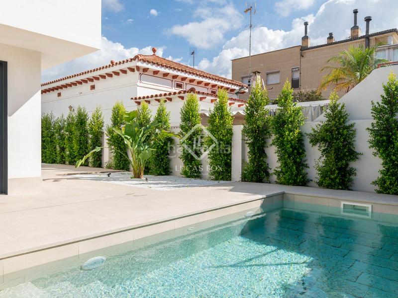 Foto 14aa49d1-064d-40ab-a89b-d670b608a452. Chalet avec parking piscine dans Lluminetes Castelldefels