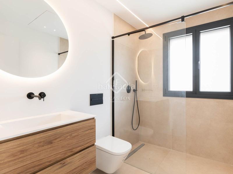 Foto 21ac4581-d708-46ec-affa-18109162a0c6. Chalet avec parking piscine dans Lluminetes Castelldefels