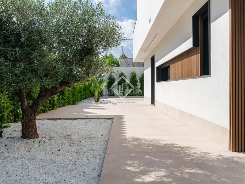 Foto 2bfef257-7499-437e-8c3e-58d0c70b3e90. Chalet avec parking piscine dans Lluminetes Castelldefels