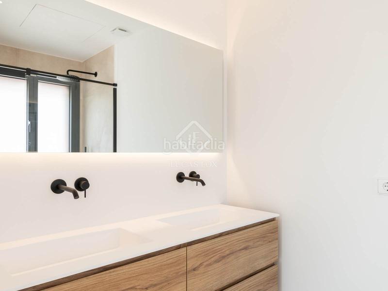 Foto a39c4414-6e33-4f4e-8076-16675f20d8e9. Chalet avec parking piscine dans Lluminetes Castelldefels