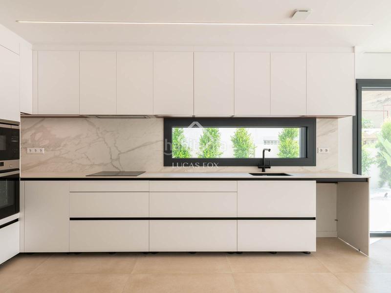 Foto bf315e5e-cd15-4e80-8d00-36ec48c8b4c2. Chalet avec parking piscine dans Lluminetes Castelldefels