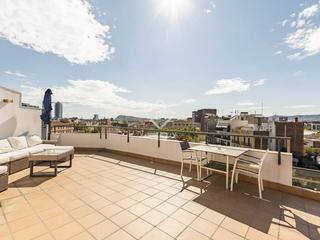 Attico in Poblenou. Ático de 3 dormitorios con 66m terraza en venta en poblenou, bar