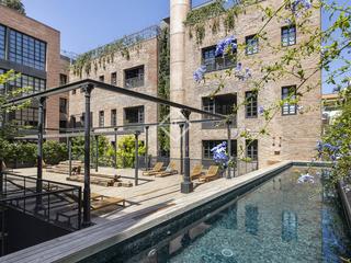Lloguer Pis a Raval. Apartamento de 2 dormitorios  altillo en edificio industrial reh