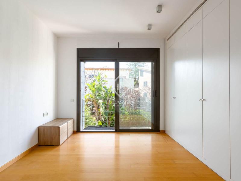 Foto 07e7dbf2-68f3-4cd3-a435-160512b4972a. Chalet con riscaldamento parcheggio piscina in Alella