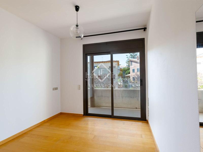 Foto 175accf5-39fd-4e3e-9668-e68c23258a19. Chalet con riscaldamento parcheggio piscina in Alella