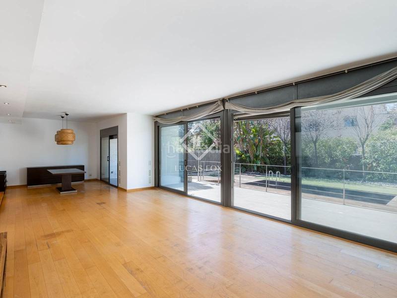 Foto 3b3fbf9b-4395-4671-91d3-7747a06ce157. Chalet con riscaldamento parcheggio piscina in Alella