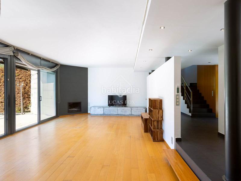 Foto 6112825b-85cf-4941-bec9-1a95874b45aa. Chalet con riscaldamento parcheggio piscina in Alella