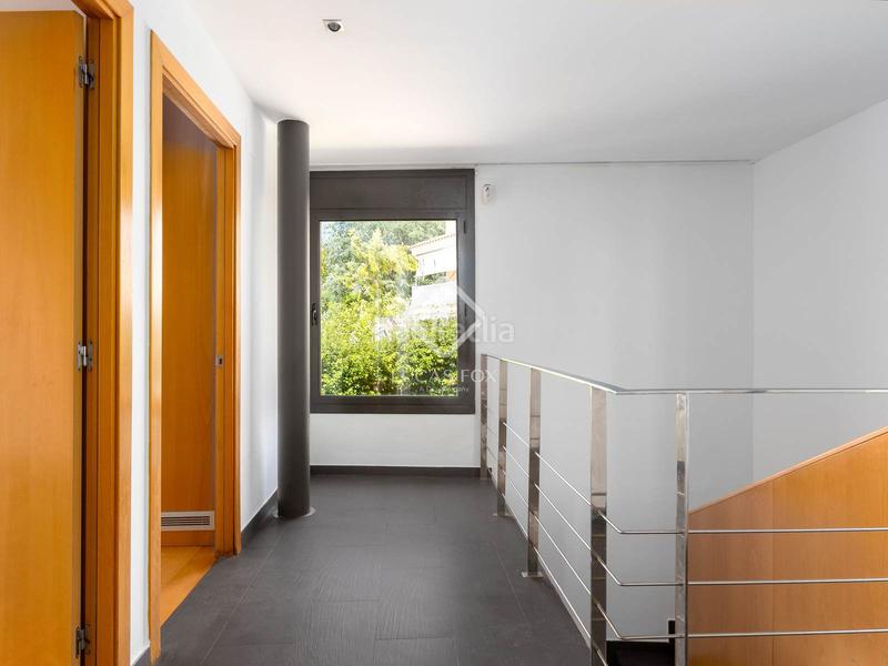 Foto 8ee5a03b-69b0-4900-a7db-41cac777aecd. Chalet con riscaldamento parcheggio piscina in Alella