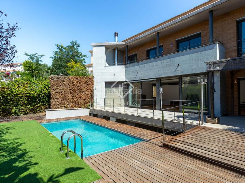 Foto 9d727cde-55d6-42bc-b575-1c89e648c927. Chalet con riscaldamento parcheggio piscina in Alella