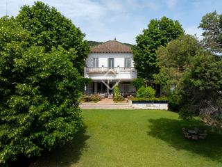 Xalet a Nucli Urbà. Stately home with private chapel in the heart of argentona