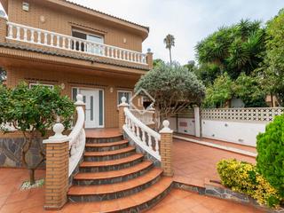 Lloguer Xalet a Montmar. Casa  villa en excelentes condiciones de 4 dormitorios en alquil