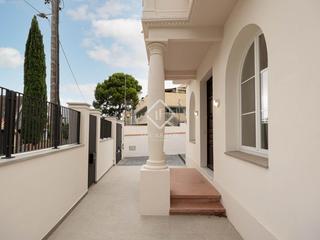 Lloguer Xalet a Sarrià. Exclusiva casa unifamiliar reformada con 4 habitaciones, terraza