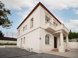 Lloguer Xalet a Sarrià. Exclusiva casa unifamiliar reformada con 4 habitaciones, terraza